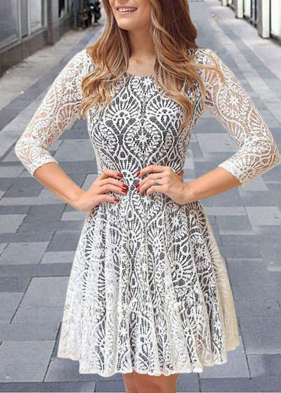 Vestido de Renda Curto Branco Rodado para Festa Reveillon