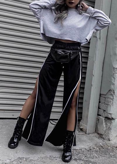 Calça Pantalona Com Fenda E Listra Lateral