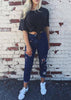 Calça Jeans Bordada com Flores