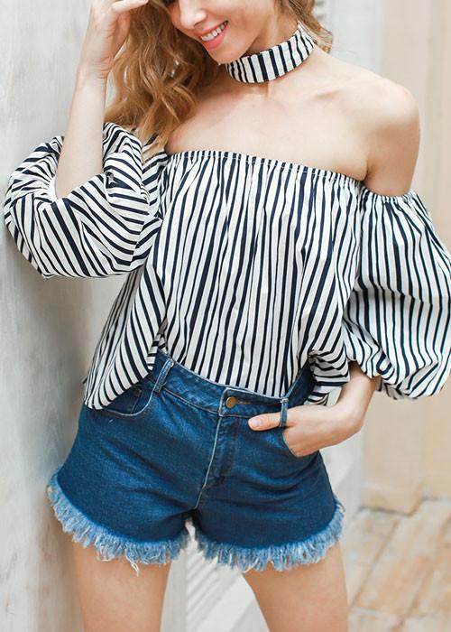 Blusa Listrada Ombro a Ombro com Choker