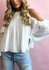 Blusa Manga Longa Ombro Vazado com Babado