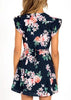 Vestido Curto Florido Decotado na Frente