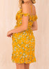 Vestido Curto Ombro Vazado Floral com Babado