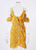 Vestido Curto Ombro Vazado Floral com Babado