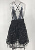 Vestido de Paete Curto Decotado com Short Embutido