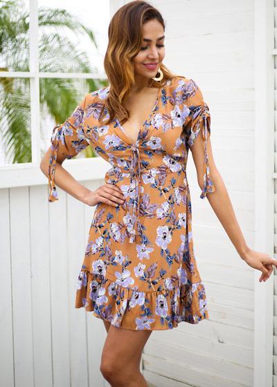 Vestido Curto Floral com Babado