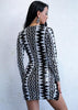 Vestido Justo Curto Decotado com Fenda
