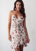 Vestido Curto Florido com Babado na Barra