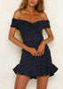 Vestido Curto Ombro Caído com Babado na Barra