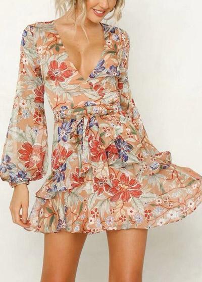 Vestido Curto Floral Manga Longa com Babado