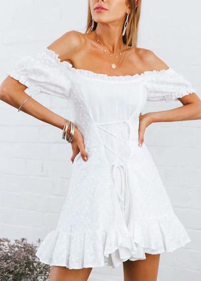 Vestido Ombro a Ombro Curto com Babado na Barra