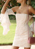 Vestido Curto de Renda Manga Flare Ombro de Fora