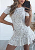 Vestido de Renda Curto com Babado