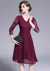 Vestido Curto Evasê de Renda Marsala