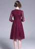 Vestido Curto Evasê de Renda Marsala