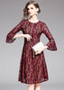Vestido Marsala Curto Renda Manga Flare
