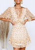 Vestido Florido Curto Rodado com Babado Manga Flare