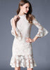 Vestido de Renda Curto Manga Flare com Babado