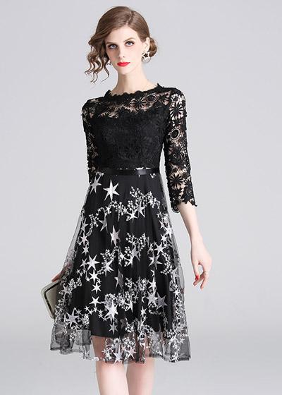 Vestido Preto Evase de Renda e Tule Brdado