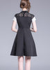 Vestido Evase Curto com Renda em Cima
