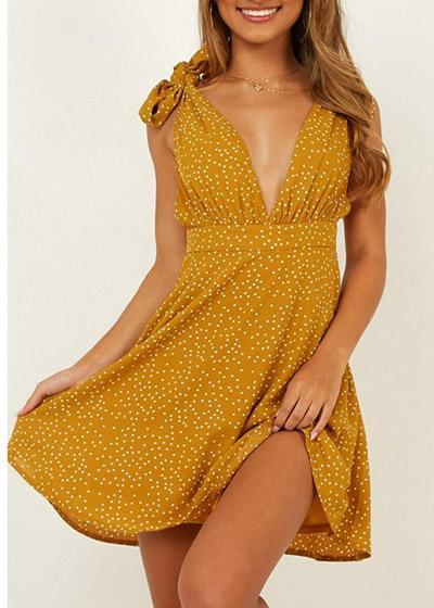 Vestido Poá Curto Decotado na Frente e nas Costas