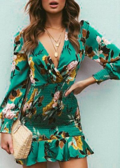 Vestido Justo Estampado Decotado com Babado na Barra