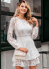 Vestido Curto Branco de Renda com Babado na Barra