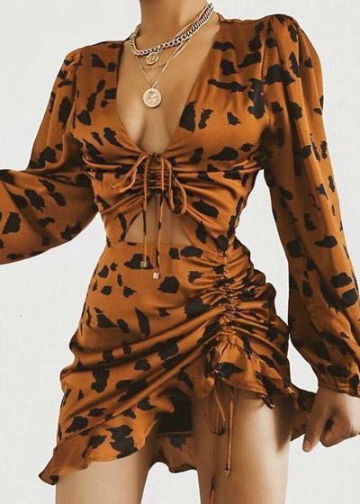Vestido de Festa Curto Estampado com Babado na Barra