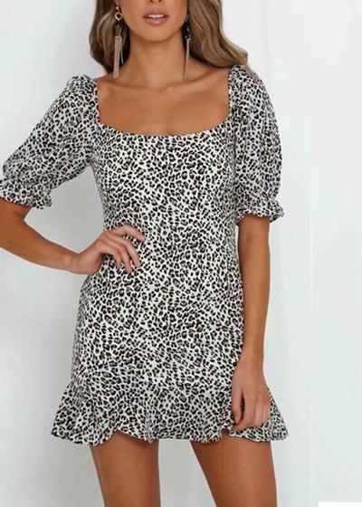 Vestido Curto Animal Print com Babado na Barra