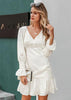 Vestido com Babado na Barra Curto Branco Manga Sino