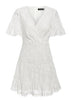 Vestido Branco Curto Rodado Renda Manga Flare