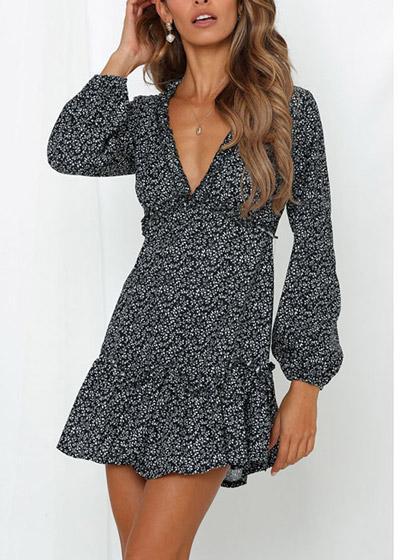 Vestido Curto Florido com Babado na Barra