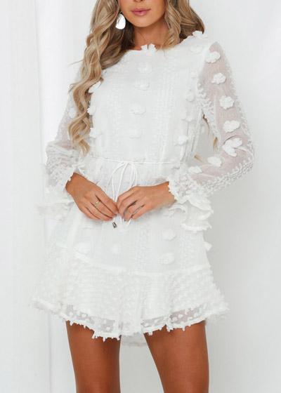 Vestido Curto Rodado Acinturado com Manga