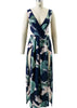 Vestido Longo Estampado com Recortes e Fendas
