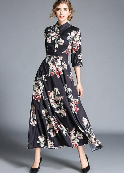 Vestido Longo Evasê Estampado Fundo Preto