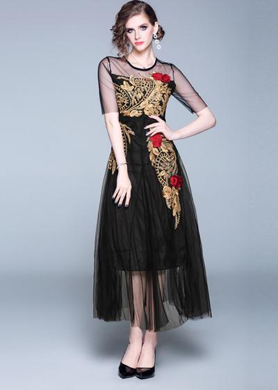 Vestido Longo de Tule Preto Bordado