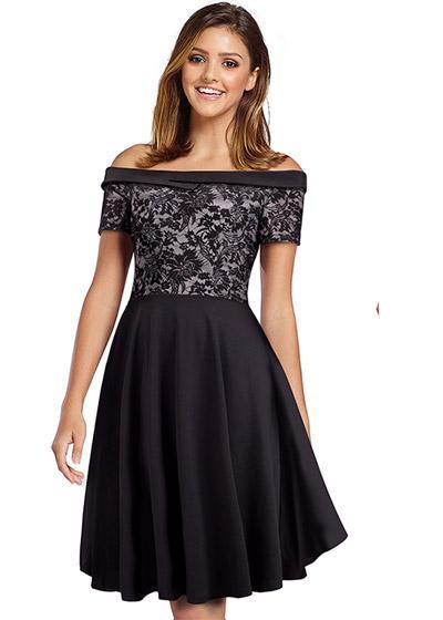 Vestido Saia Rodada com Renda Preto