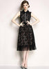 Vestido de Renda Preto com Pedraria
