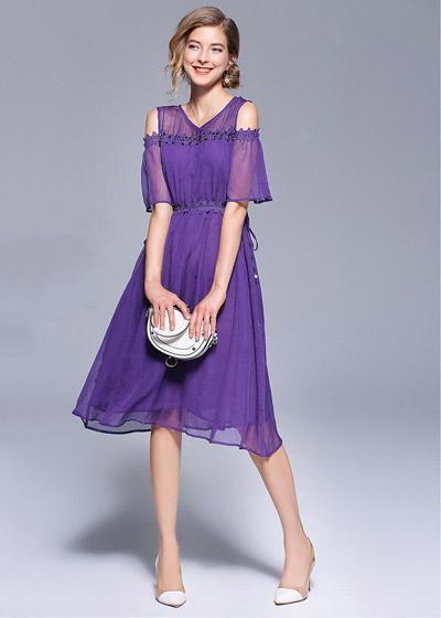 Vestido Midi com Ombro de Fora