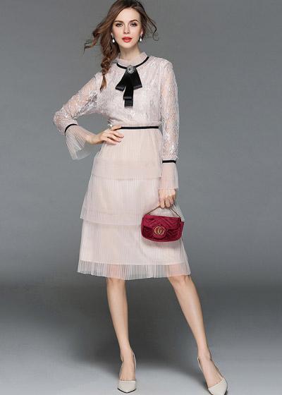 Vestido de Renda com Tule Babado Gola Laço