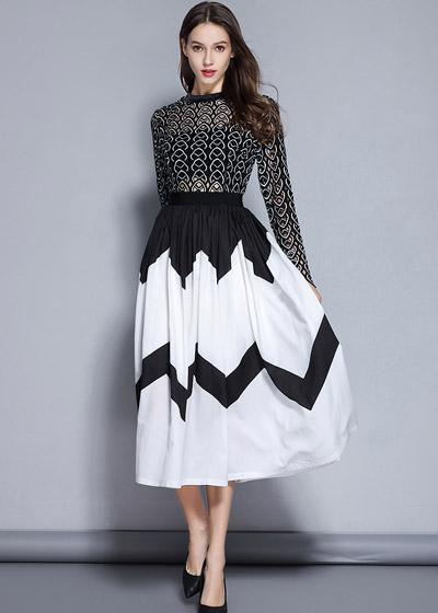 Vestido Evase Midi Preto e Branco com Renda