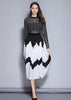 Vestido Evase Midi Preto e Branco com Renda