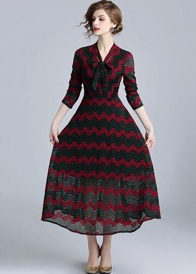 Vestido Midi Evasê Renda com Gola Laço