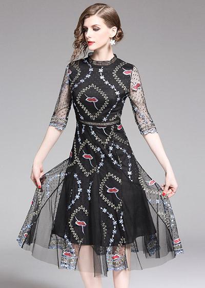 Vestido Midi de Tule Bordado Preto