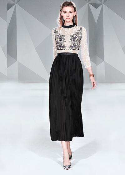 Vestido Midi Saia Plissada com Renda em Cima