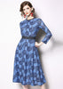 Vestido de Renda Azul Claro Midi Manga Longa