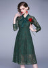 Vestido de Renda Midi Verde Gola Laço com Manga