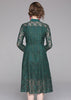 Vestido de Renda Midi Verde Gola Laço com Manga