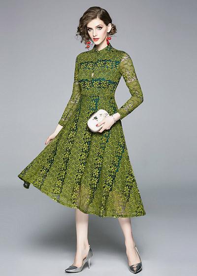Vestido Midi de Renda Gola Alta Manga Longa