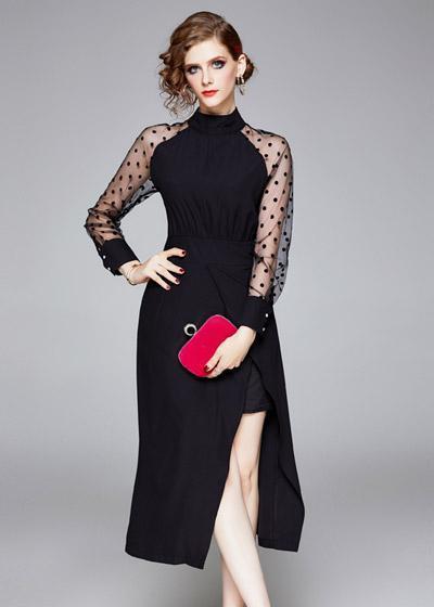 Vestido Preto Midi Gola Alta com Tule e Fenda